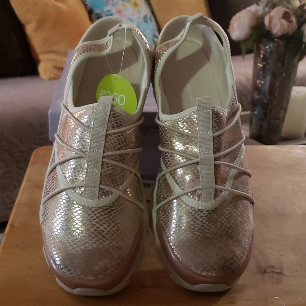 Brand new shoe with tags